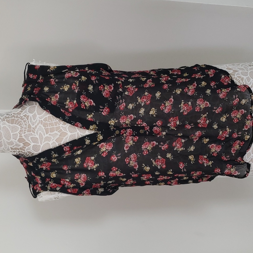 Oboe floral sheer top size L